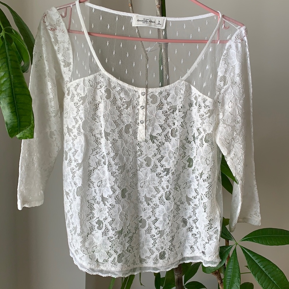 Abercrombie & Fitch beautiful sheer lace top sz M